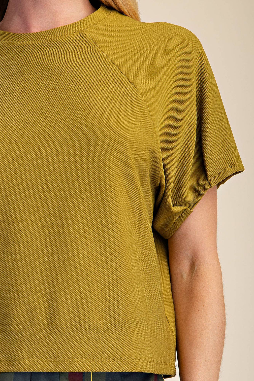 Round Neck Puff Short Sleeve Pullover Top