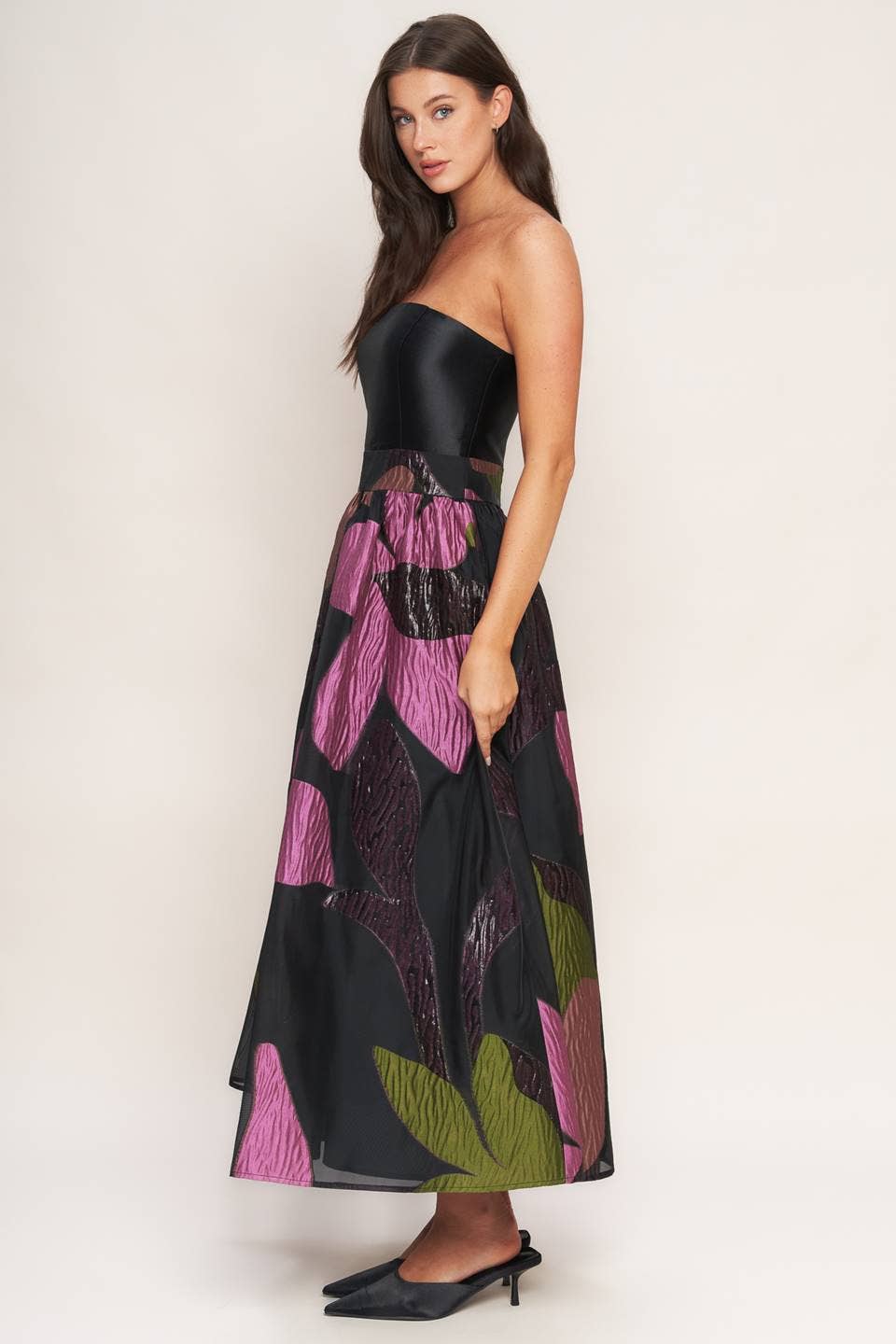 A solid and printed woven midi dress - ID23143