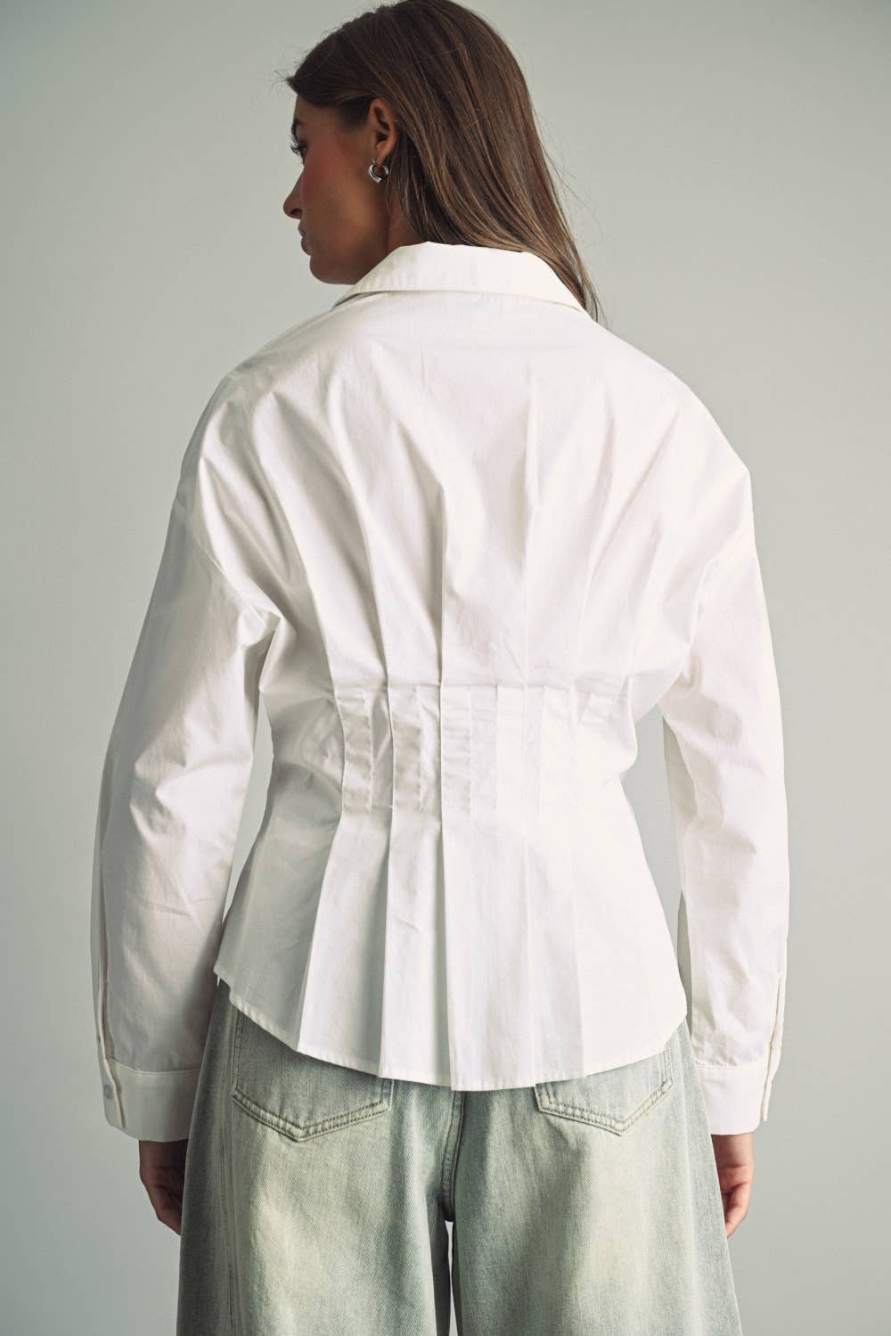 T7410   CINCHED PINTUCK STRUCTURED BLOUSE